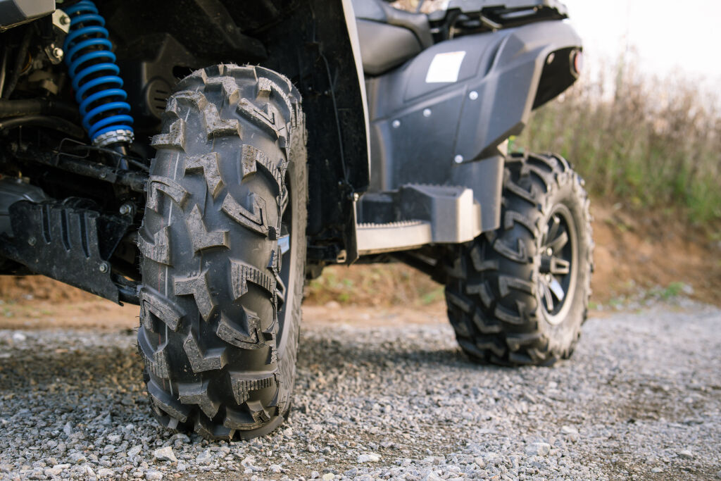 Bulldog B330 ATV guma (E4)